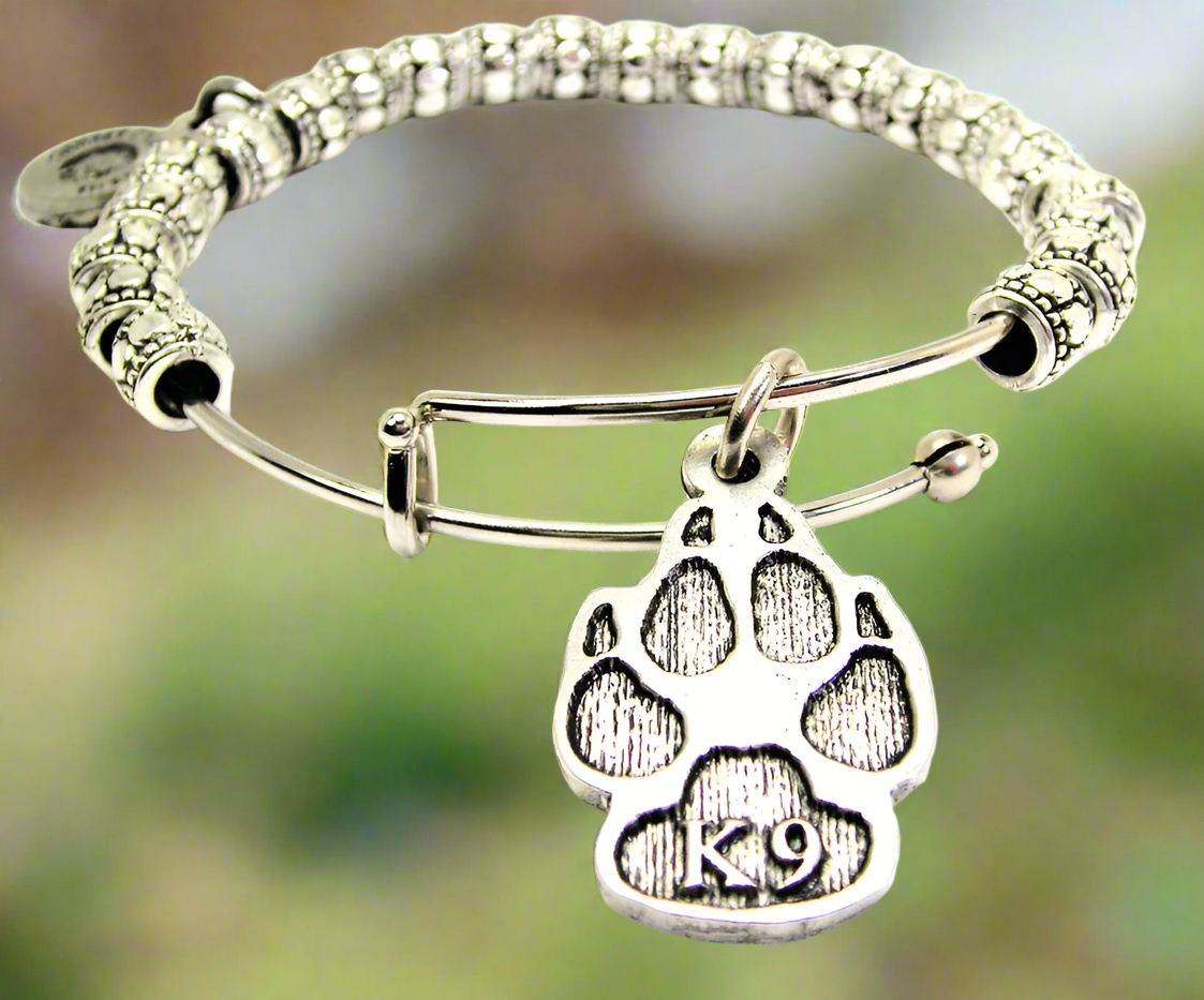 Paw-Friendship Beaded Bangle Bracelet ๐พ